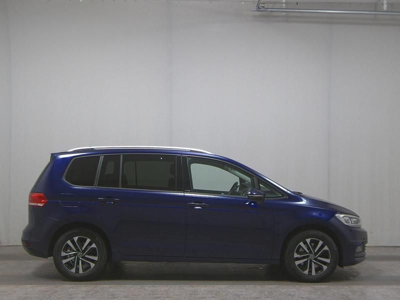 Atlantik blue metallic Gebraucht 2021 VW Touran Active Van / Kleinbus | 16.480 € (Superpreis) - Bild 1/4