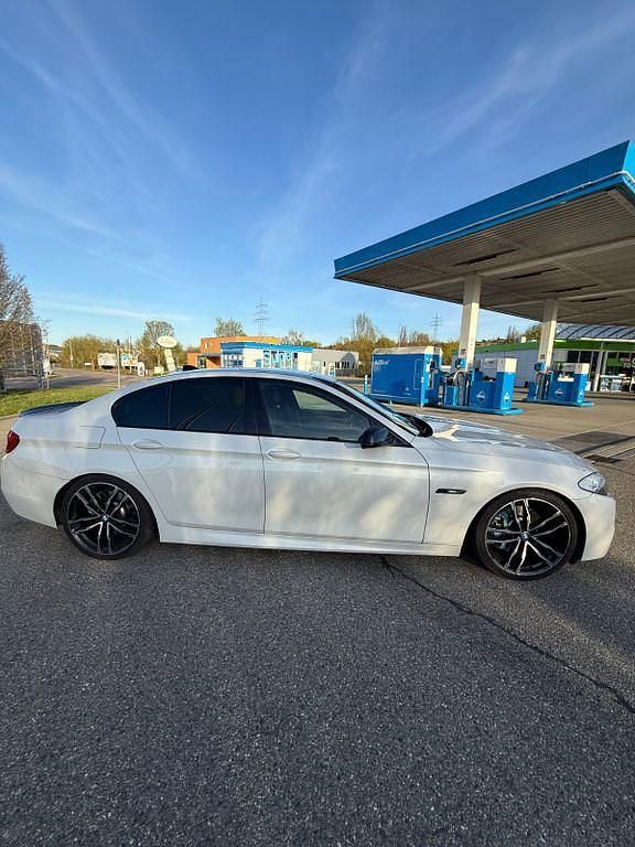 Gebraucht BMW 530 Performance 258 PS (189 kW) 2012 Weiß Limousine