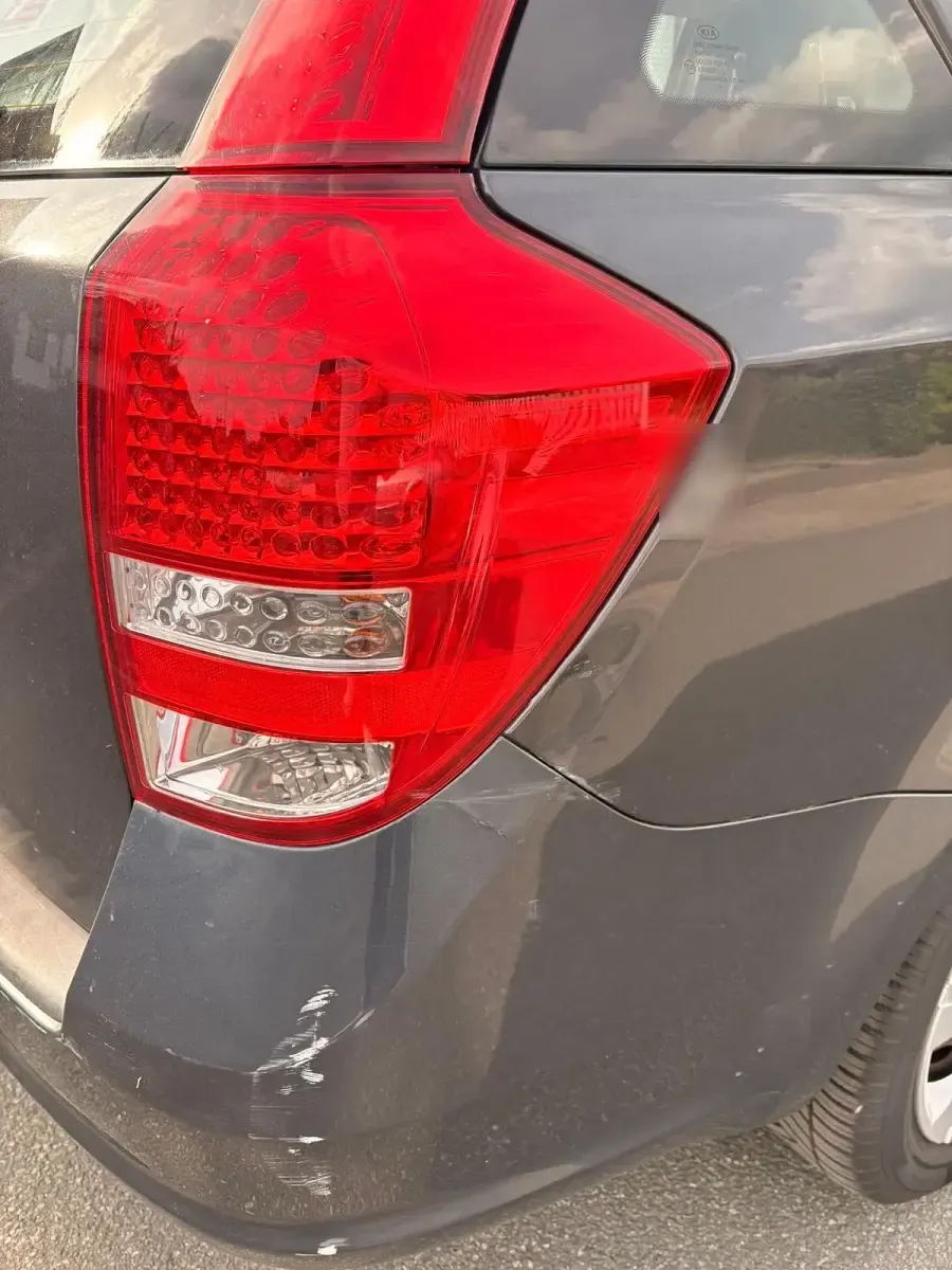 Usado Kia Ceed 80 HP (58 kW) 2011 Cinzento Citadino