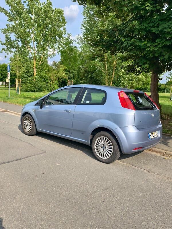 Blau Gebraucht 2005 Fiat Grande Punto Kleinwagen | 1.750 € (Etwas zu teuer) - Bild 1/4