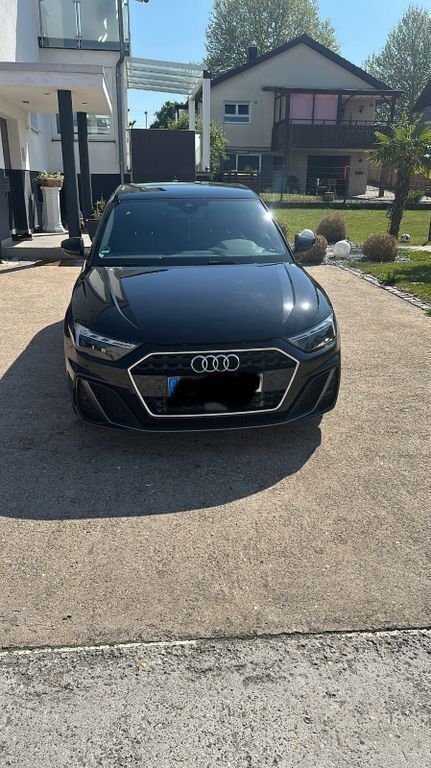 Schwarz Gebraucht 2023 Audi A1 Sportback S-Line Kleinwagen | 22.900 € (Fairer Preis) - Bild 1/4