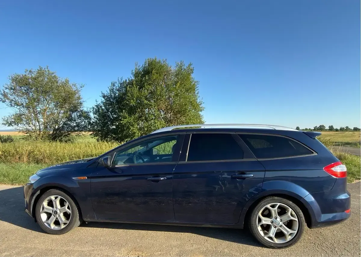 Gebraucht Ford Mondeo Sport 140 PS (102 kW) 2011 Blau Kombi