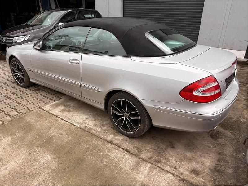 Gebraucht Mercedes CLK320 222 PS (163 kW) 2003 Silber Cabrio