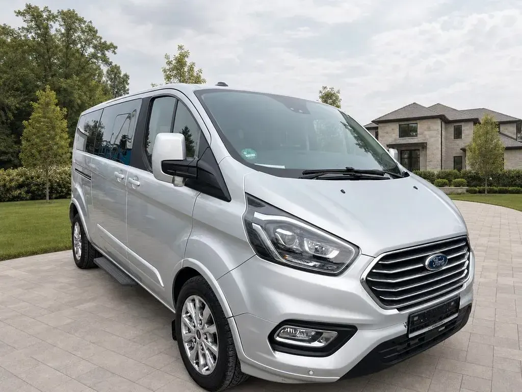 Gebraucht Ford Tourneo Custom Titanium X 185 PS (136 kW) 2021 Silber Van