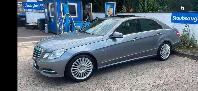 Silber Gebraucht 2012 Mercedes E300 Avantgarde Limousine | 10.799 € (Guter Preis) - Bild 1/4