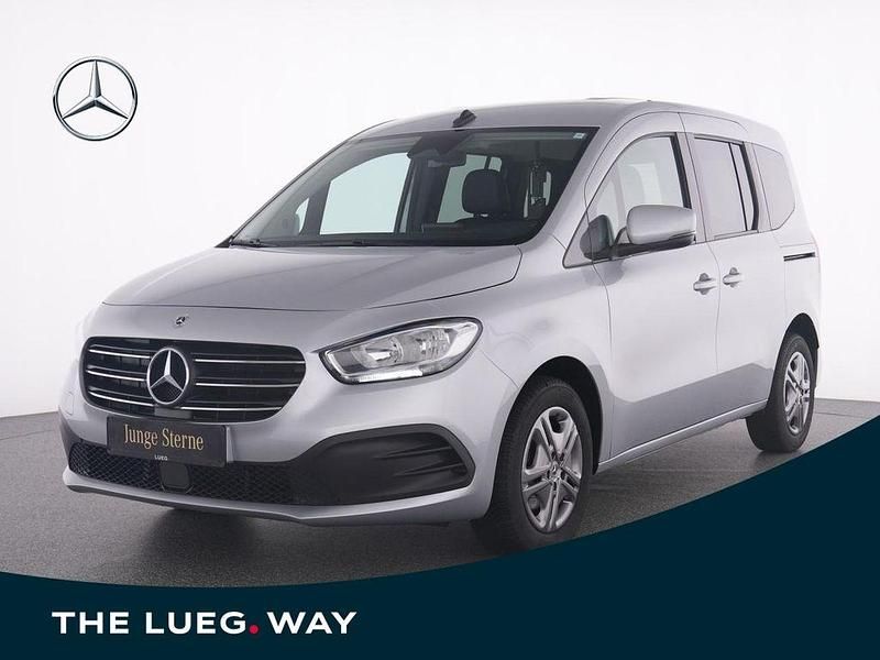 Helvinsilber metallic Gebraucht 2024 Mercedes T160 Style Van / Kleinbus | 27.499 € (Teuer) - Bild 1/4