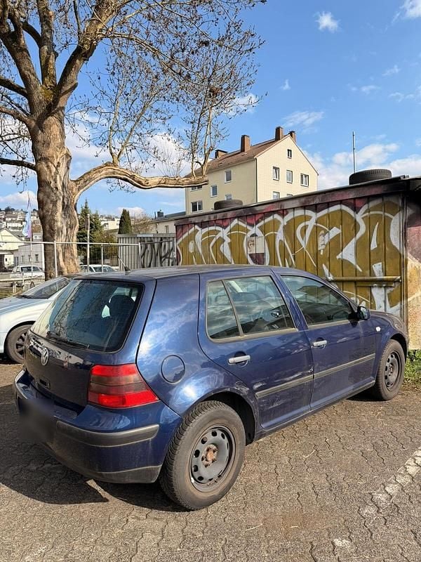Gebraucht VW Golf IV 75 PS (55 kW) 2002 Blau Kleinwagen