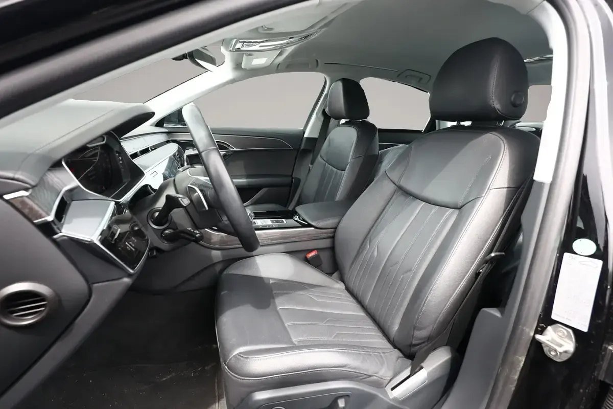 Gebraucht Audi A8 Ambiente 286 PS (210 kW) 2023 Schwarz Limousine