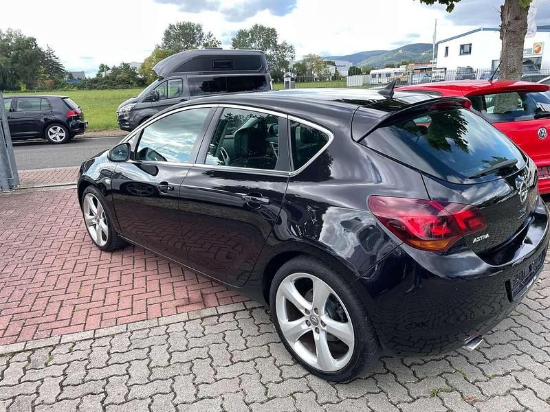 Gebraucht Opel Astra Sport 160 PS (117 kW) 2010 Schwarz Kleinwagen