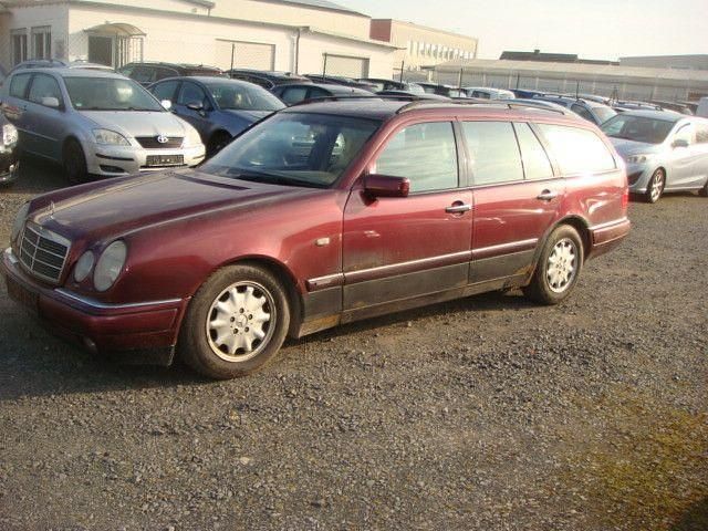 Gebraucht Mercedes E230 Elegance 150 PS (110 kW) 1997 Kombi