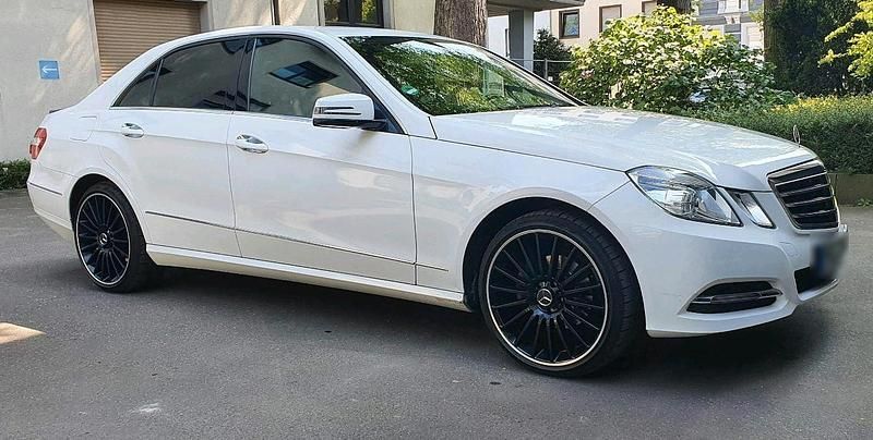 Gebraucht Mercedes E200 Avantgarde 136 PS (100 kW) 2012 Weiß Limousine