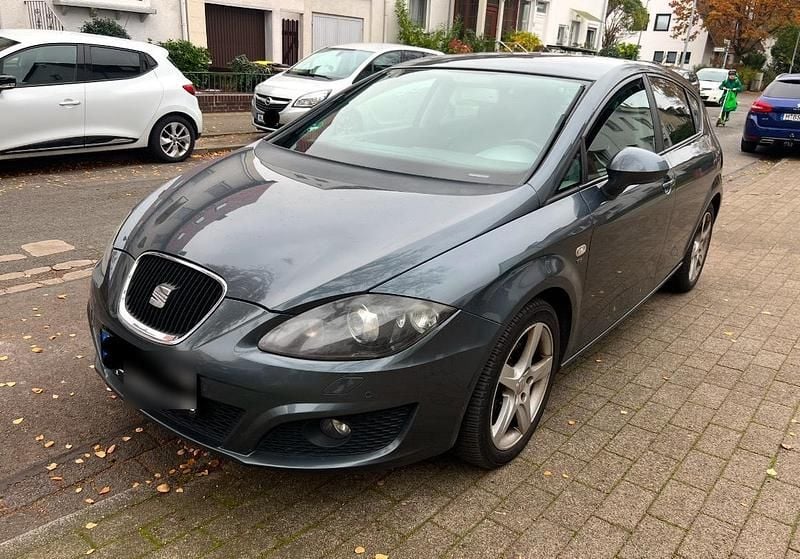 Grau Gebraucht 2009 Seat Leon Kleinwagen | 1.900 € (Guter Preis) - Bild 1/4