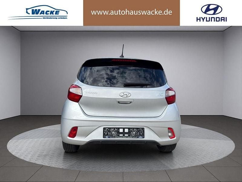 Gebraucht Hyundai i10 Edition 30 67 PS (49 kW) 2021 Farbe: silber Kleinwagen
