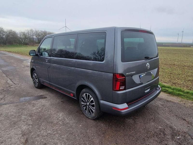 Usata VW Multivan Exclusive 150 CV (110 kW) 2021 Grigio Monovolume
