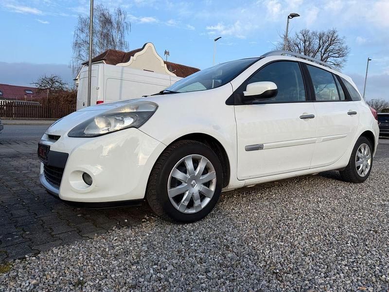 Gebraucht Renault Clio II 103 PS (75 kW) 2011 Weiß Limousine