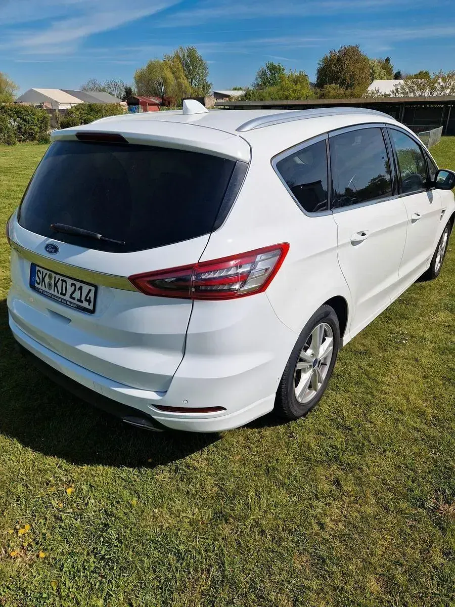 Gebraucht Ford S-MAX Titanium 190 PS (139 kW) 2020 Weiß Van / Kleinbus