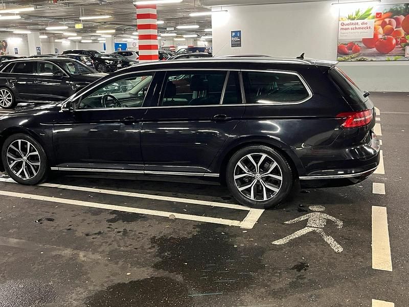 Schwarz Gebraucht 2015 VW Passat Highline Kombi | 14.000 € (Etwas zu teuer) - Bild 1/4
