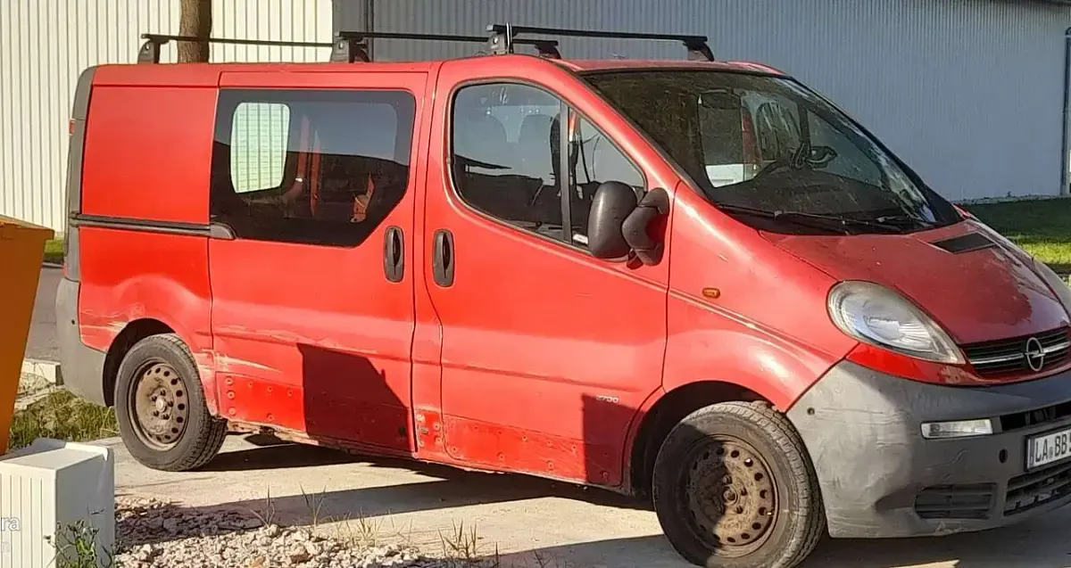 Gebraucht Opel Vivaro 101 PS (74 kW) 2004 Rot Van / Kleinbus