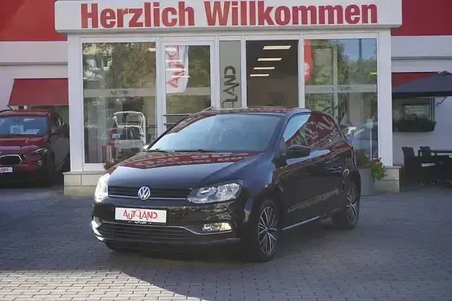 Gebraucht VW Polo Allstar 90 PS (66 kW) 2016 Deep black perleffekt Kleinwagen