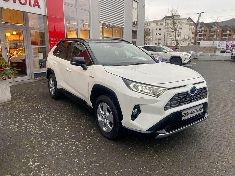 Weiß Gebraucht 2019 Toyota RAV4 Hybrid Style SUV | 26.490 € (Guter Preis) - Bild 1/4