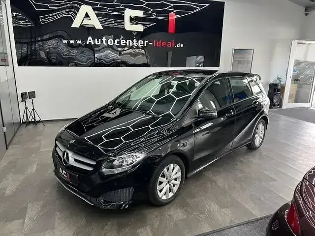 Gebraucht Mercedes B200 136 PS (100 kW) 2017 Schwarz Kleinwagen