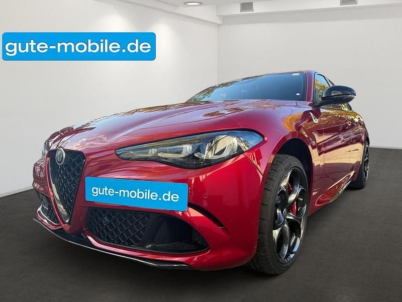 Rot Neu 2025 Alfa Romeo Giulia Quadrifoglio Limousine | 92.500 € (Fairer Preis) - Bild 1/4