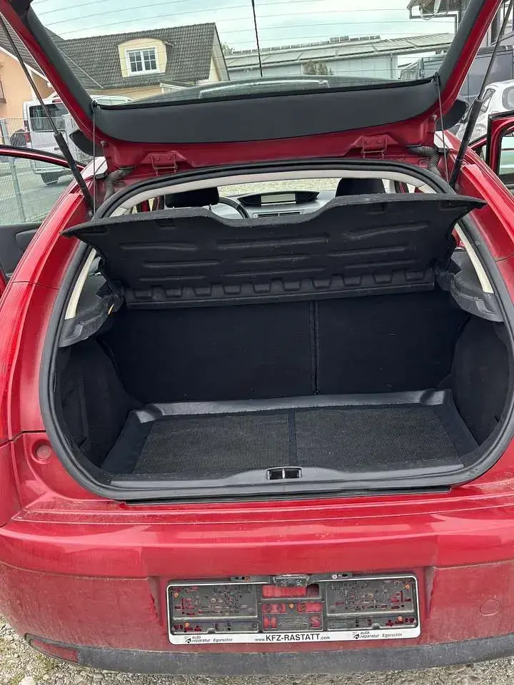 Gebraucht Citroën C4 Tendance 120 PS (88 kW) 2010 Limousine