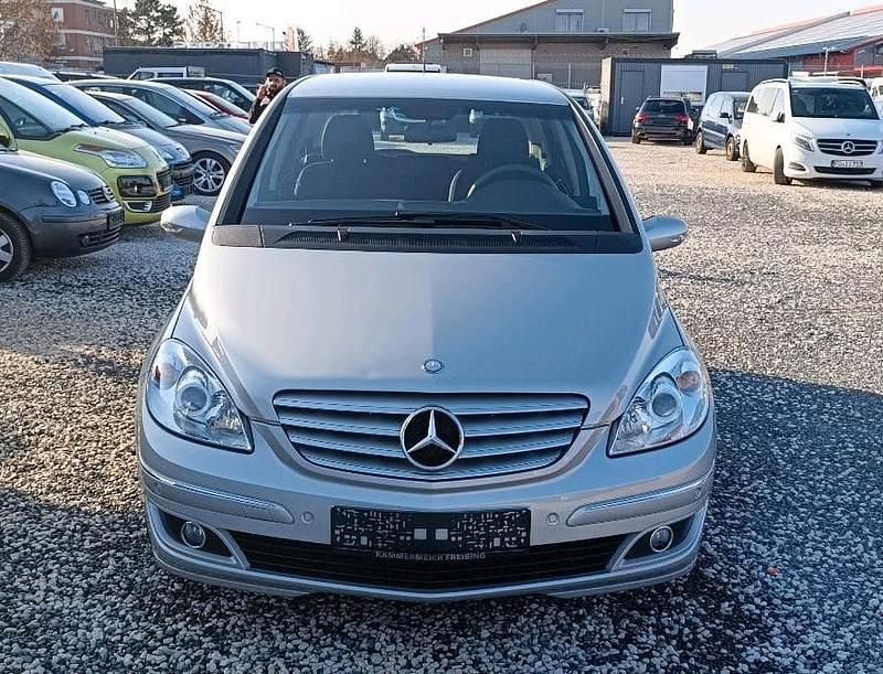 Gebraucht Mercedes B200 136 PS (100 kW) 2006 Grau Van / Kleinbus