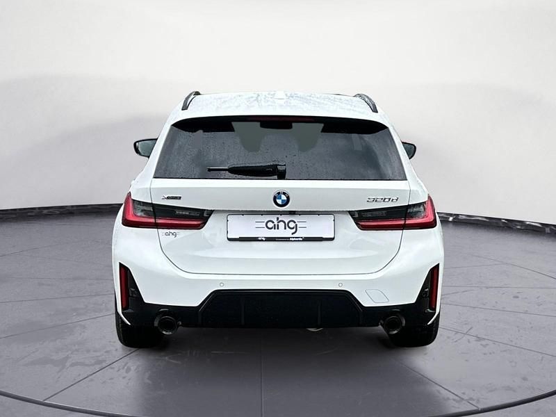 Gebraucht BMW 320 Performance 190 PS (139 kW) 2025 Weiß Kombi