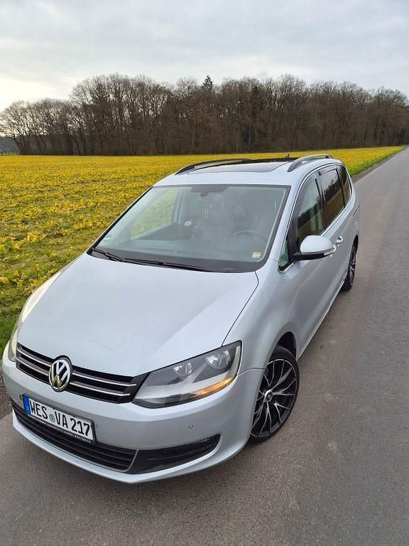 Second-hand VW Sharan 140 CP (102 kW) 2010 Argintiu Monovolum