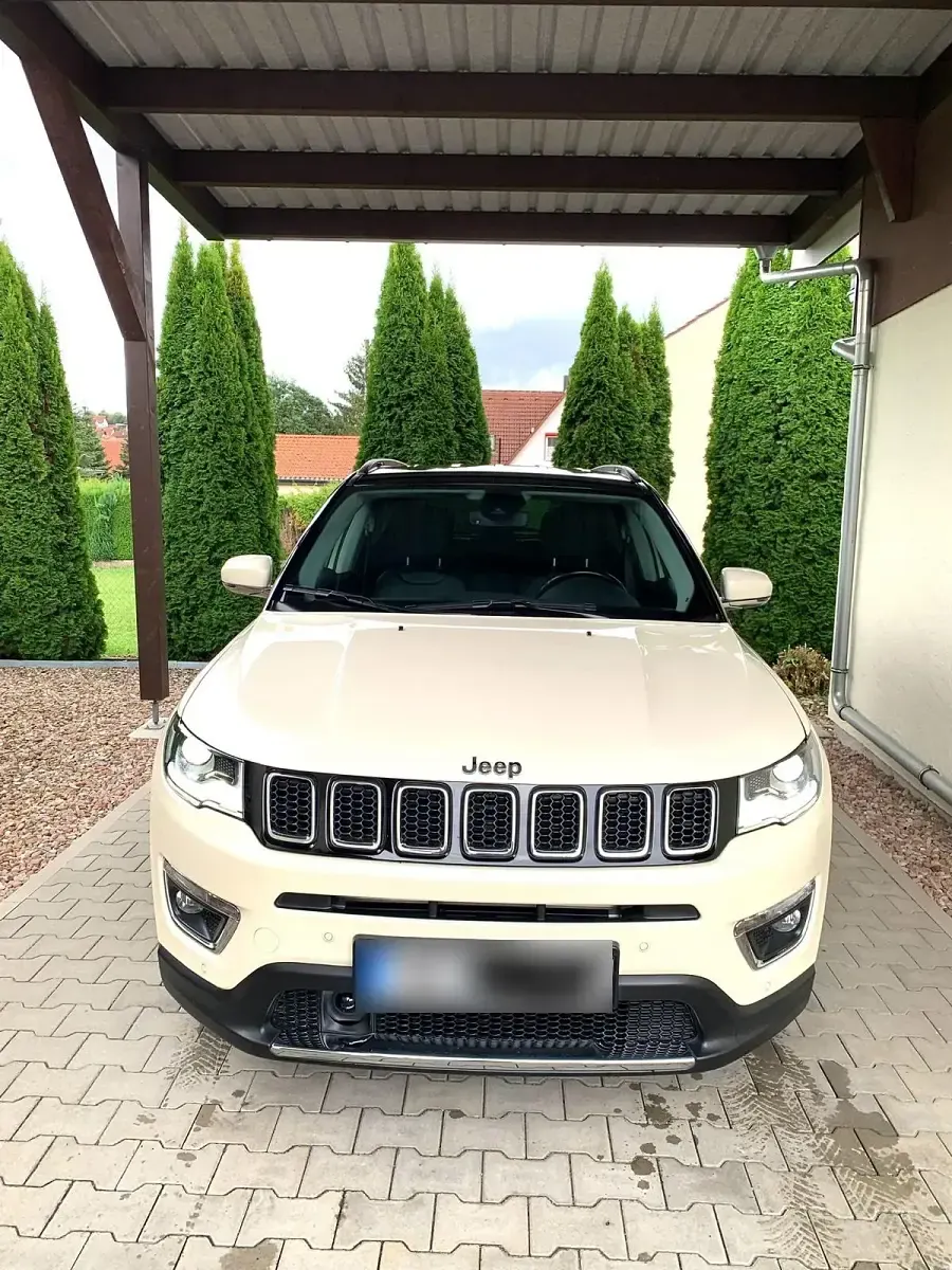 Gebraucht Jeep Compass Limited 150 PS (110 kW) 2021 Weiß SUV