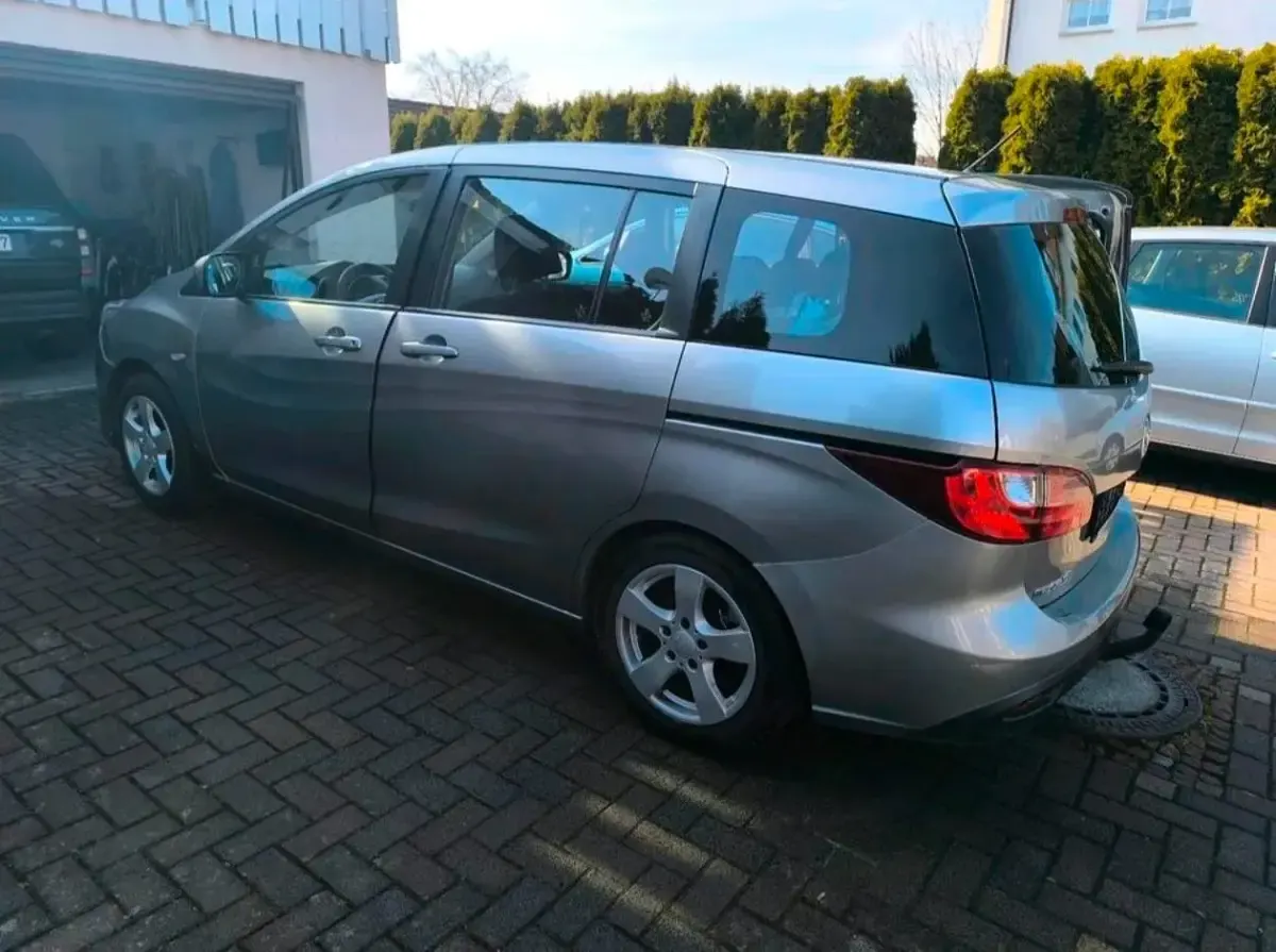 Gebraucht Mazda 5 116 PS (85 kW) 2011 Silber Van / Kleinbus