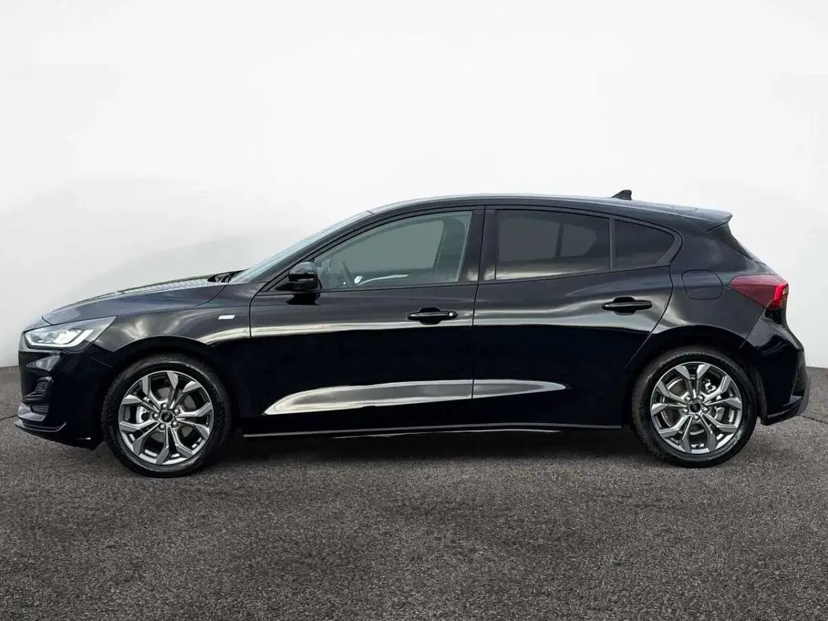Gebraucht Ford Focus ST-Line 125 PS (91 kW) 2025 Schwarz Limousine