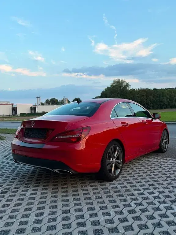 Gebraucht Mercedes CLA180 Urban 122 PS (89 kW) 2017 Rot Coupé