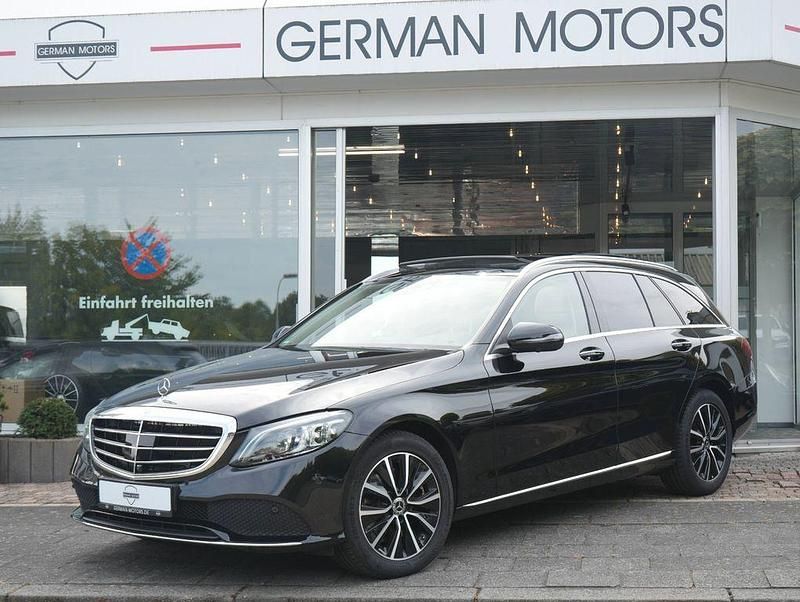Schwarz Gebraucht 2020 Mercedes C300 Exclusive Limousine | 28.999 € (Guter Preis) - Bild 1/4