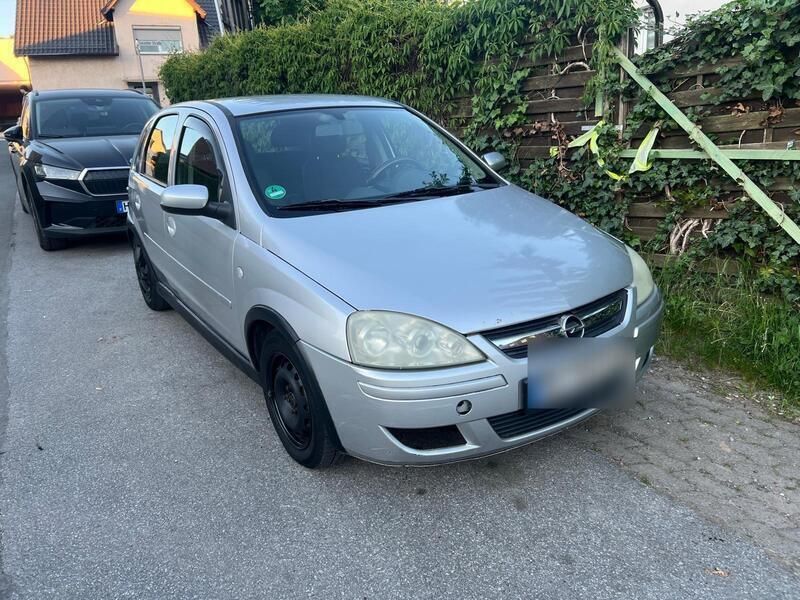 Silber Gebraucht 2004 Opel Corsa Kleinwagen | 350 € (Superpreis) - Bild 1/4