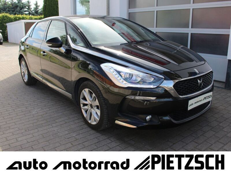 Lackierung schwarz perla nera/ Gebraucht 2016 DS Automobiles DS5 Kleinwagen | 11.990 € (Fairer Preis) - Bild 1/4