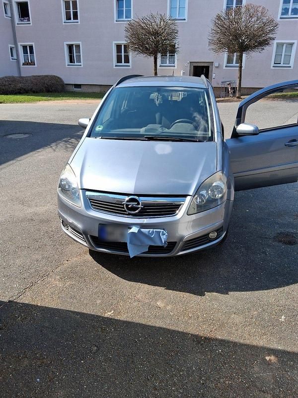 Gebraucht Opel Zafira 105 PS (77 kW) 2005 Silber Van / Kleinbus