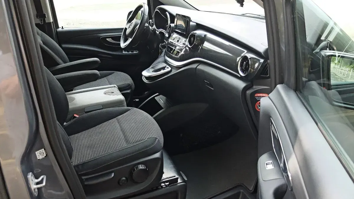 Gebraucht Mercedes V250 190 PS (139 kW) 2021 Grau Van / Kleinbus