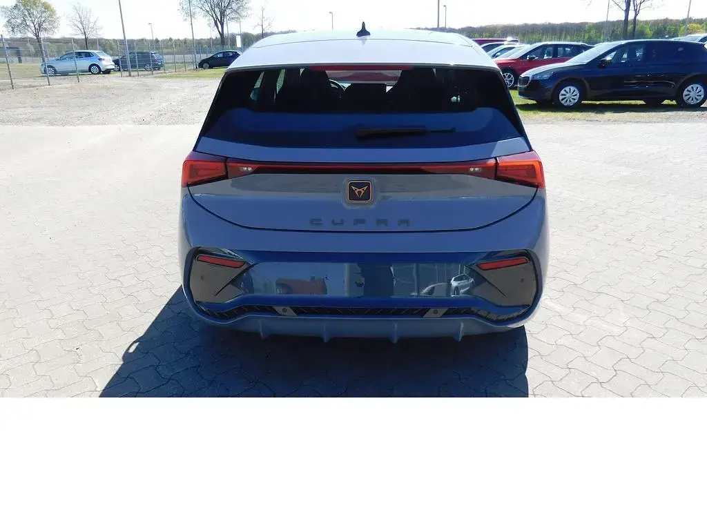 Używany Cupra Born 150 kW (204 KM) 2024 Szary Hatchback