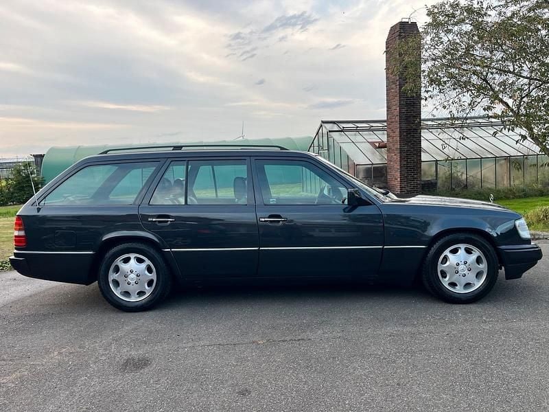 Usata Mercedes 220 1995 Nero Station wagon