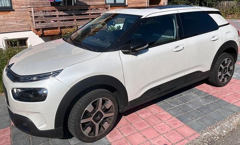 Weiß Gebraucht 2019 Citroën C4 Cactus PureTech Kleinwagen | 12.400 € (Fairer Preis) - Bild 1/1