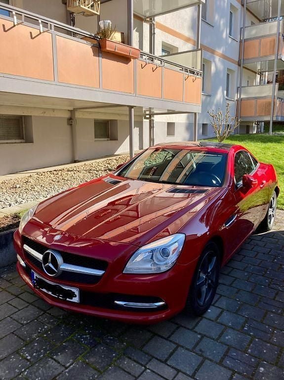 Rot Gebraucht 2012 Mercedes SLK200 Cabrio | 14.900 € (Guter Preis) - Bild 1/4
