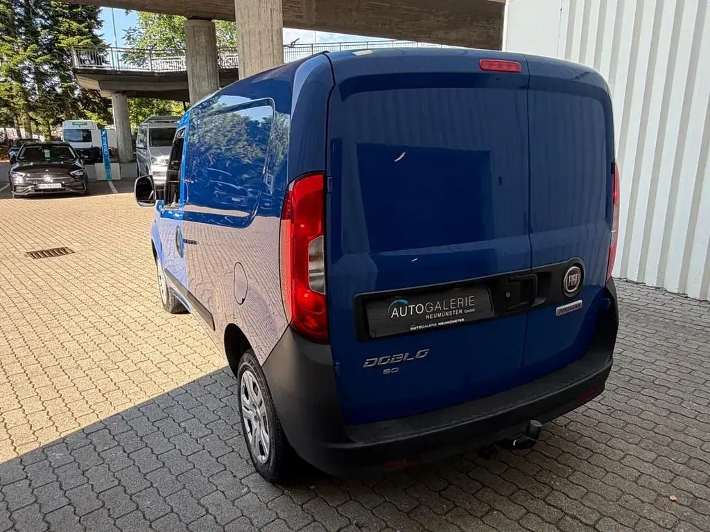 Gebraucht Fiat Doblò Basis 80 PS (58 kW) 2017 Blau Van / Kleinbus