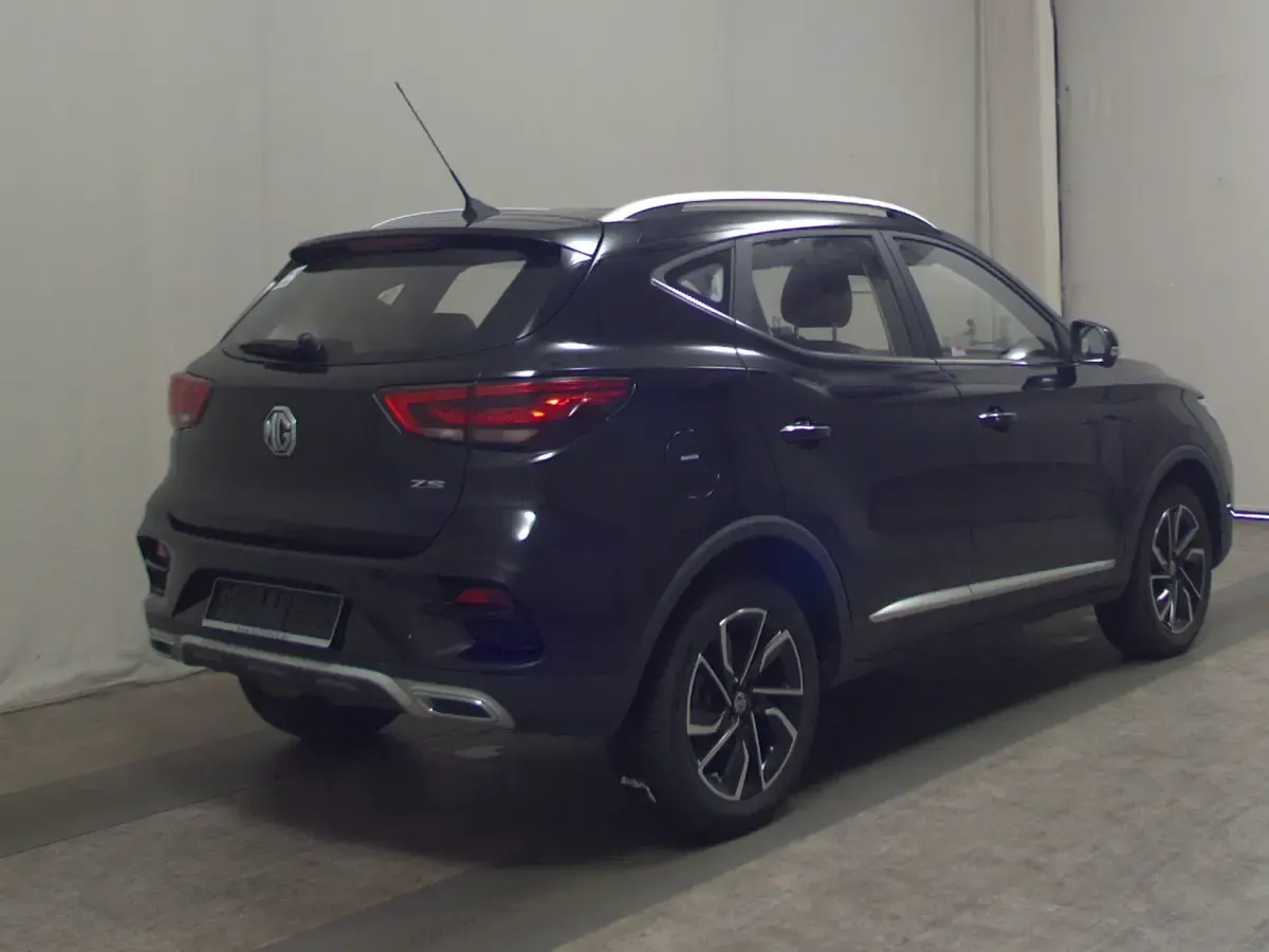Second-hand MG ZS 111 CP (81 kW) 2023 Negru SUV