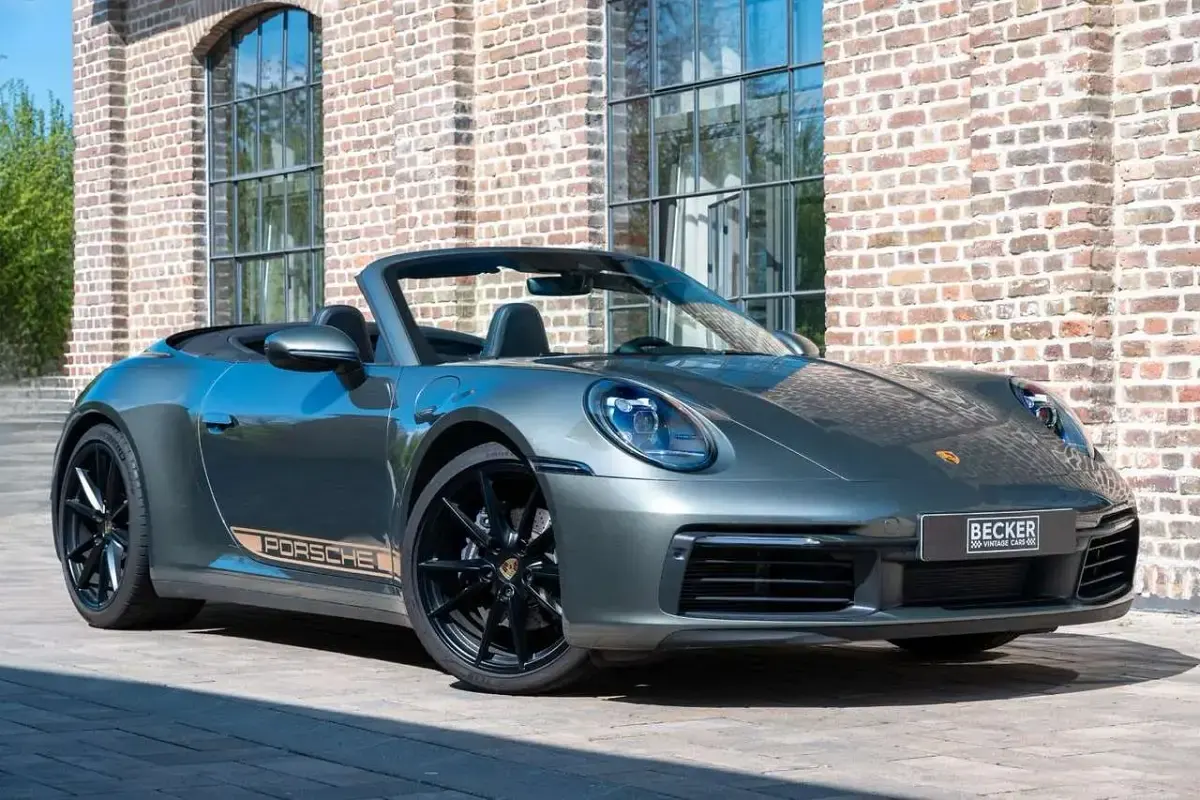 Gebraucht Porsche 992 385 PS (283 kW) 2022 Grün Cabrio