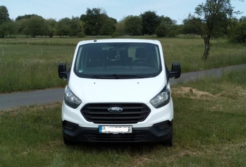 Weiß Gebraucht 2018 Ford Transit Custom Kombi | 16.500 € (Guter Preis) - Bild 1/4