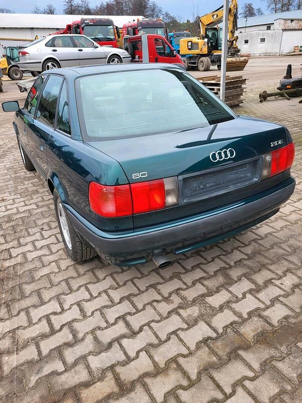 Second-hand Audi 80 115 CP (84 kW) 1992 Verde Berlinǎ