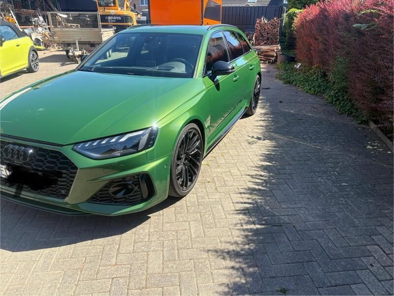 Grün Gebraucht 2021 Audi RS4 Comfort Kombi | 65.000 € (Teuer) - Bild 1/4