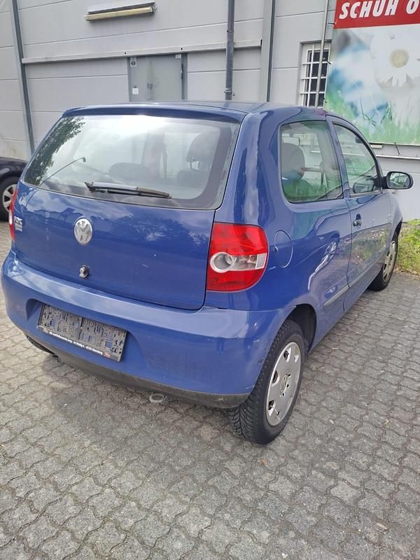 Gebraucht VW Fox 55 PS (40 kW) 2005 Blau Kleinwagen